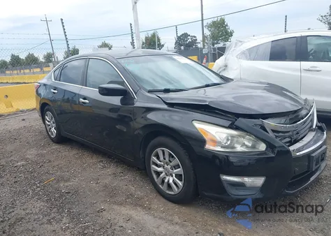 2015 Nissan Altima 2.5 S z USA, uszkodzony, nr VIN 1N4AL3AP4FC283895